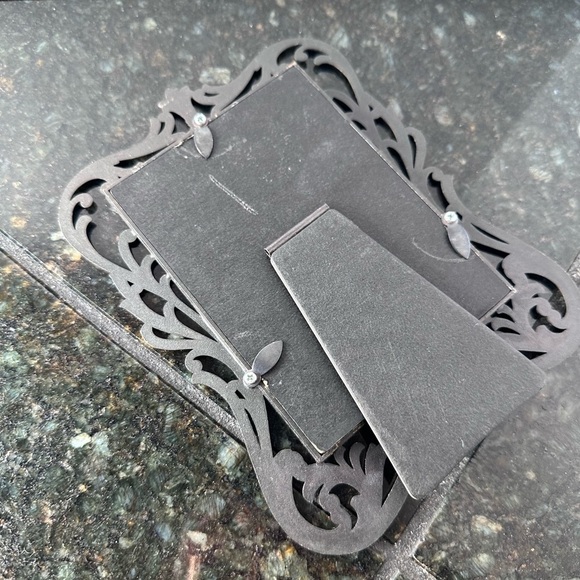 Ornate Bronze Tone Picture Frame Tabletop Filigree Ornate Metal - Picture 7 of 12